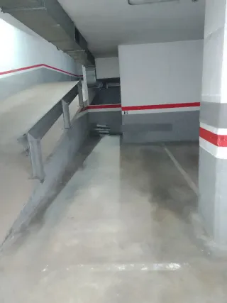 Se alquila plaza de parking pequeña