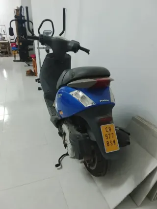 Piaggio Zip Azul