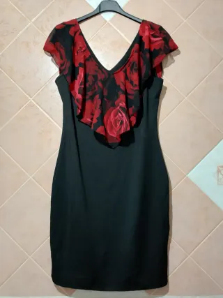 Abito donna nero con rose rosse