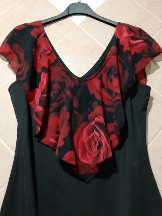 Abito donna nero con rose rosse