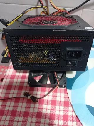 Fuente de poder Innobo 200W