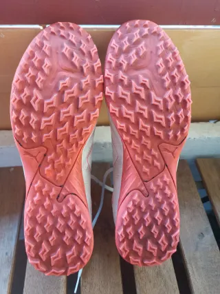 Zapatillas multitaco Puma fútbol