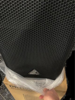 Pareja de altavoces Behringer DR110DSP  NUEVOS