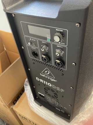 Pareja de altavoces Behringer DR110DSP  NUEVOS