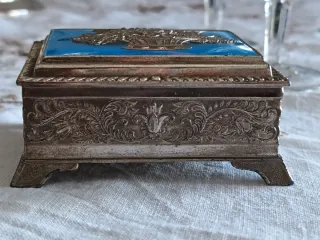 Scatolina vintage portagioie smaltata blu