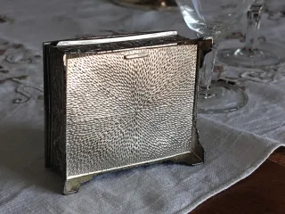 Scatolina vintage portagioie smaltata blu