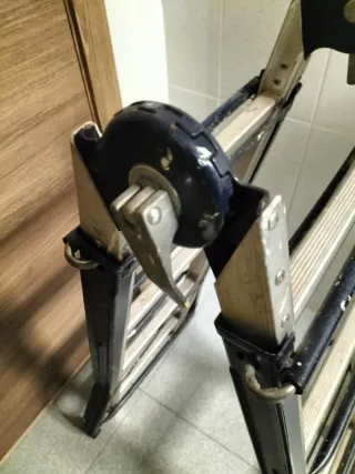 Escalera Tijera Aluminio y Acero