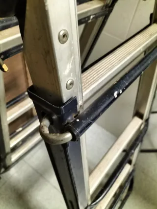 Escalera Tijera Aluminio y Acero