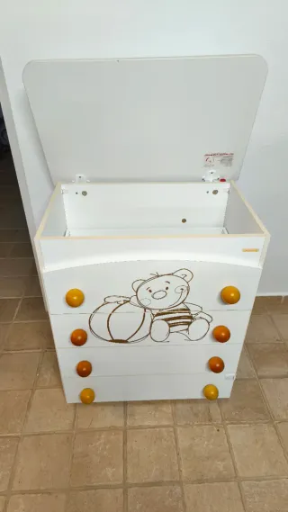Cómoda infantil Micuna con dibujo de oso