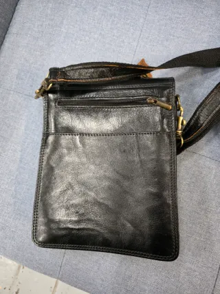 Bolso bandolera cuero negro tipo maletín