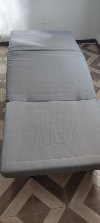 Sillón cama beige tela