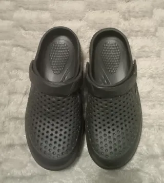 Chanclas deportivas negras