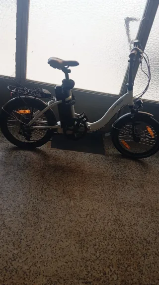 Bicicleta Eléctrica N C M Plegable Blanca