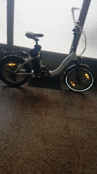 Bicicleta Eléctrica N C M Plegable Blanca