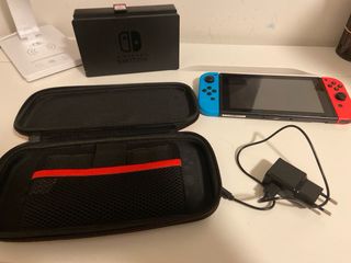Nintendo switch + Funda Nintendo Switch + FIFA 18