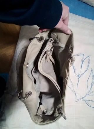Bolso de cuero beige