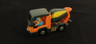 Tren y camiones de madera