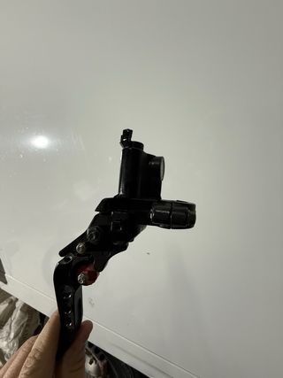 Maneta con bomba de freno moto