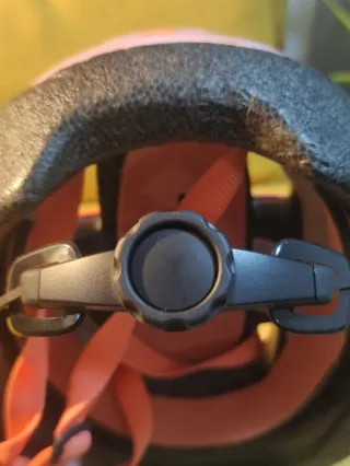 Casco bici/patinaje infantil rosa coral Decathlon.