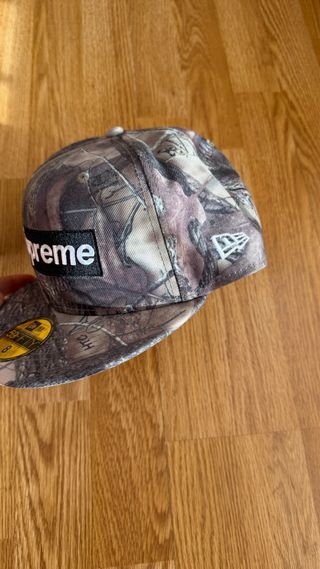 Gorra Supreme x New Era Cáncer Mama
