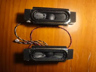 Altavoces LG 32LJ500V
