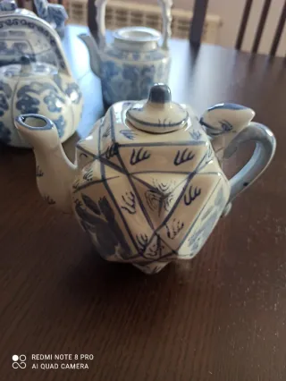 Set di 8 teiere in porcellana