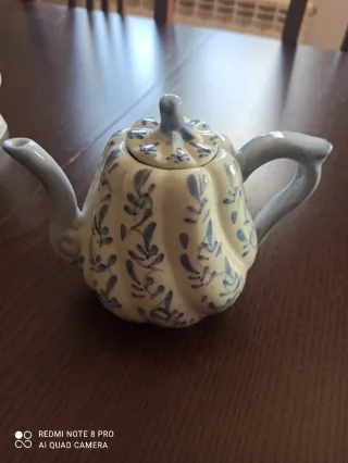 Set di 8 teiere in porcellana