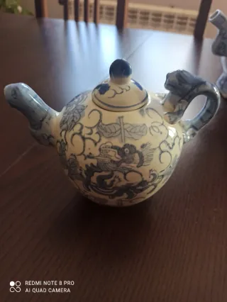 Set di 8 teiere in porcellana