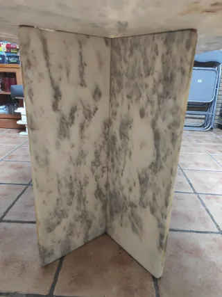 Mesa de salón de mármol