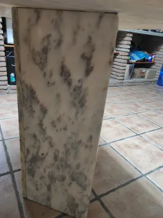 Mesa de salón de mármol