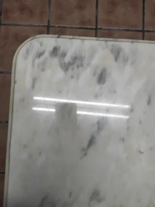 Mesa de salón de mármol