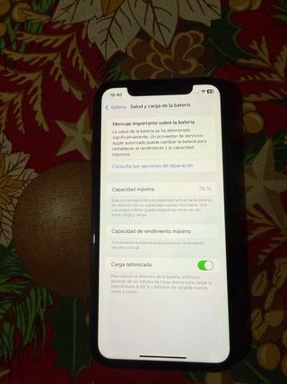 iPhone XR 64 GB en buen estado – fundas incluidas