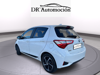 Toyota Yaris hibrido Advance