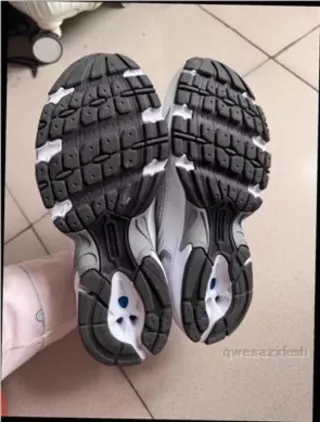 New Balance 530 Talla 39.5 Blanco/Plata/Azul