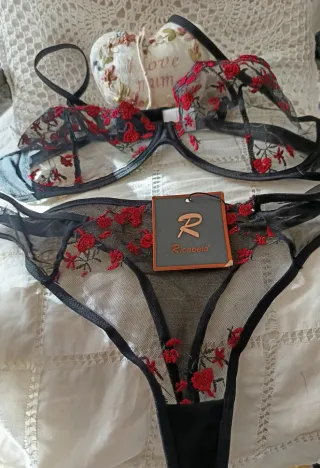 Conjunto lencería negro y rojo