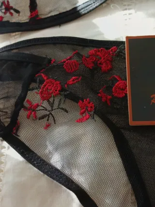 Conjunto lencería negro y rojo