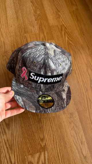Gorra Supreme x New Era Cáncer Mama