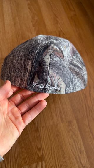 Gorra Supreme x New Era Cáncer Mama