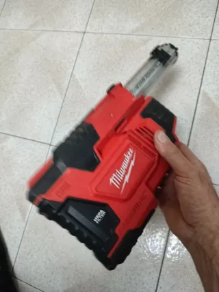 Aspiradora Milwaukee M12 a Batería