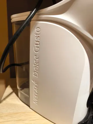 Macchina Caffè Nescafé Dolce Gusto Genio