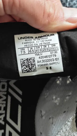 Zapatillas Under Armour Kick Distance 3 nuevas