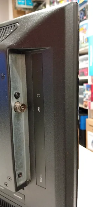 Televisión LCD NPG 22 pol, sintonizador integrado.