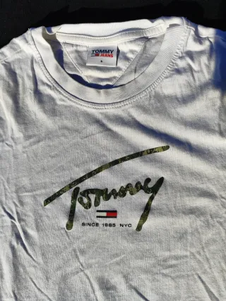 Camiseta Tommy Hilfiger Script Logo Blanca