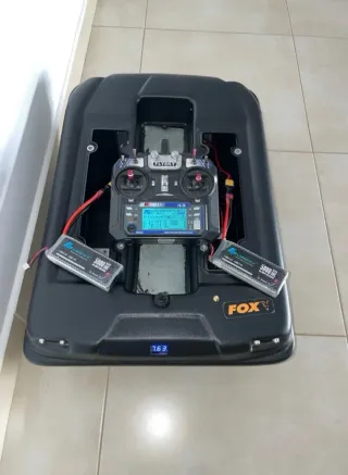 Barco cebador Invader