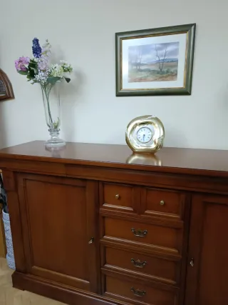 Aparador de madera estilo clásico