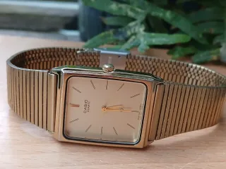 Casio MQ-307G cuarzo