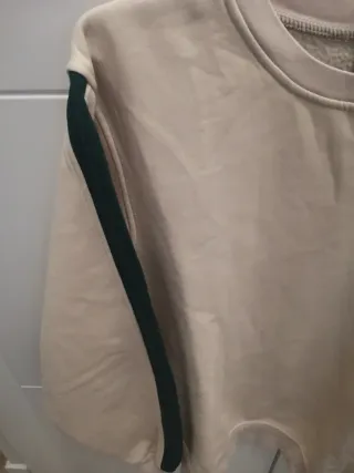 Sudadera Beige con Raya Verde