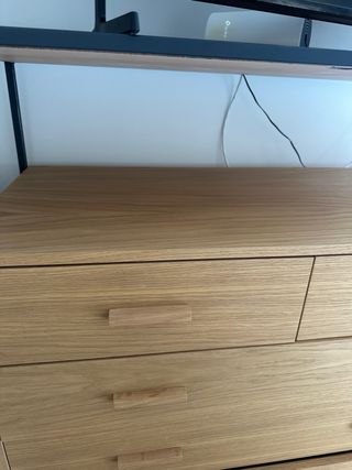 Cómoda de madera y metal