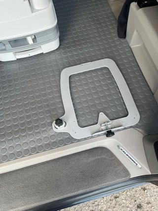 Soporte WC Thetford 335 California