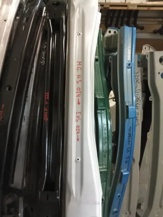 Refuerzo Parachoques Audi Q3 2024